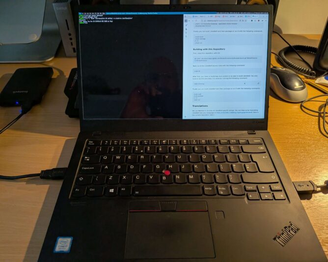 Laptop with suckless environment